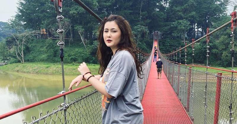 Instagram.com/talithacurtis_